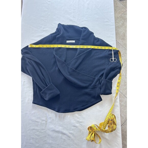 We The Free Womens Medium Long Sleeve TurtleNeck Wrap‎ Black Sweater - Picture 3 of 8